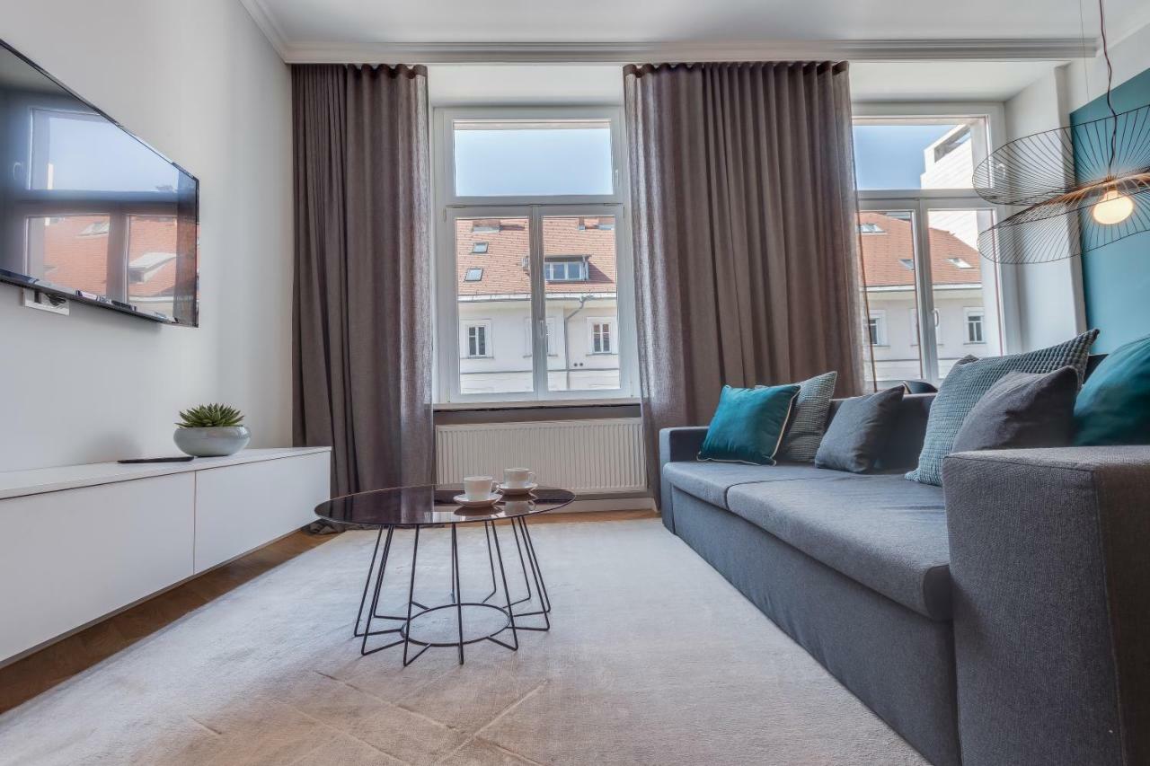 Fine Two Bedroom Trdinova Apartment Ljubljana Luaran gambar