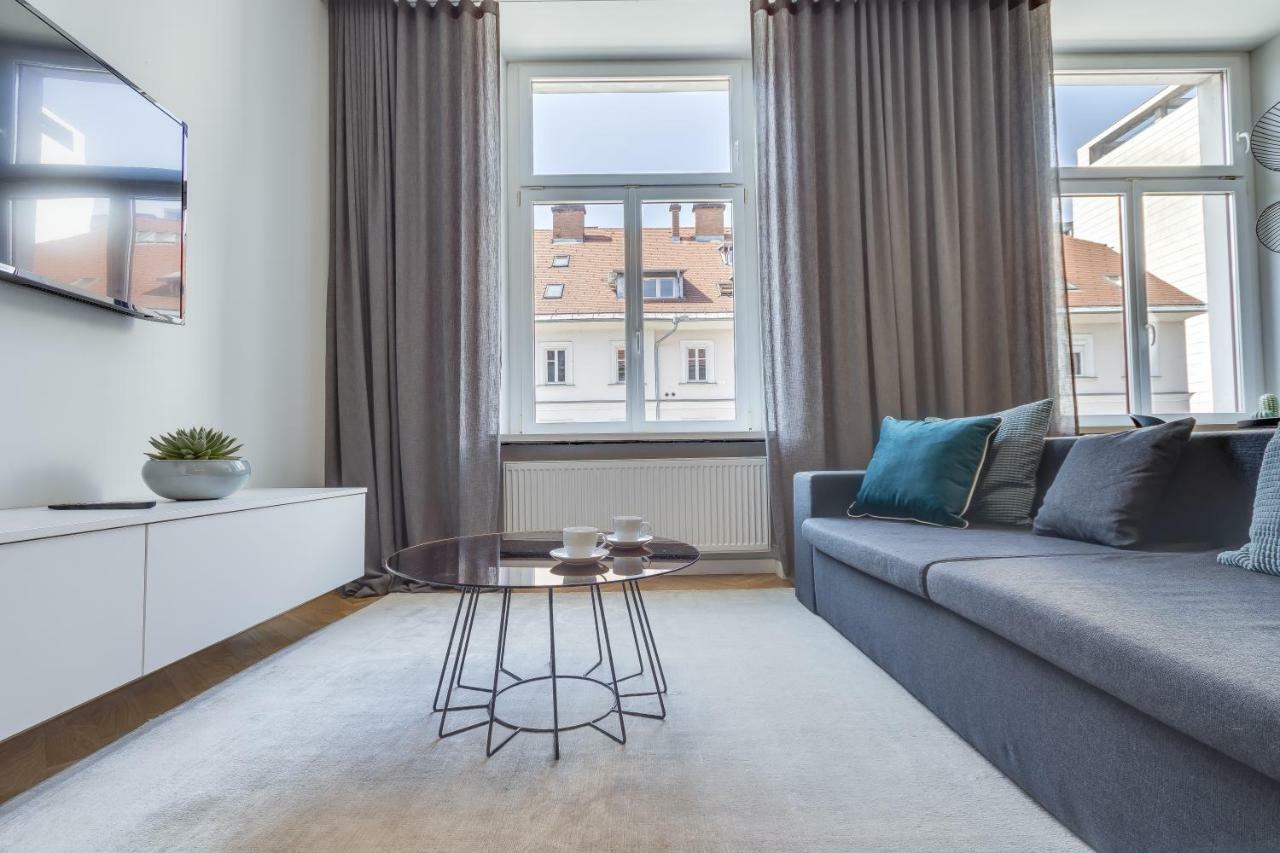Fine Two Bedroom Trdinova Apartment Ljubljana Luaran gambar